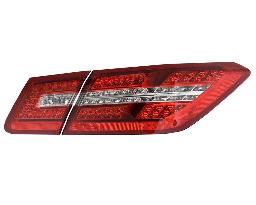 Mercedes Tail Light Set - Passenger Side Inner and Outer (LED) 2079060458 - ULO 2858346KIT